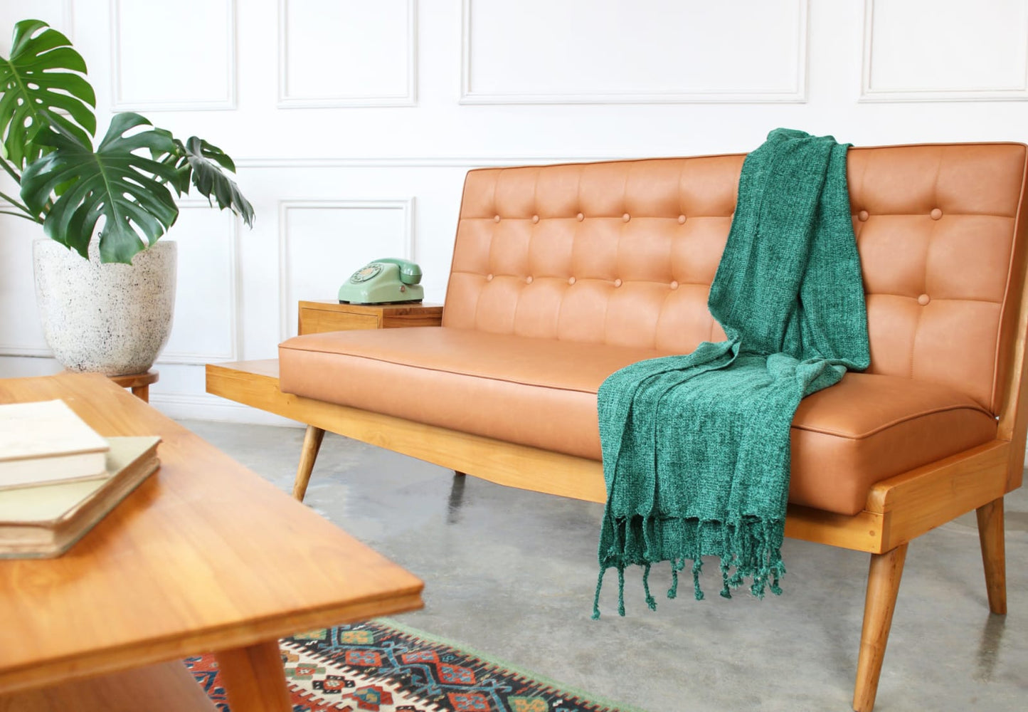 Holden Sofa tanpa Sandaran Lengan dengan Laci (Three Seater)