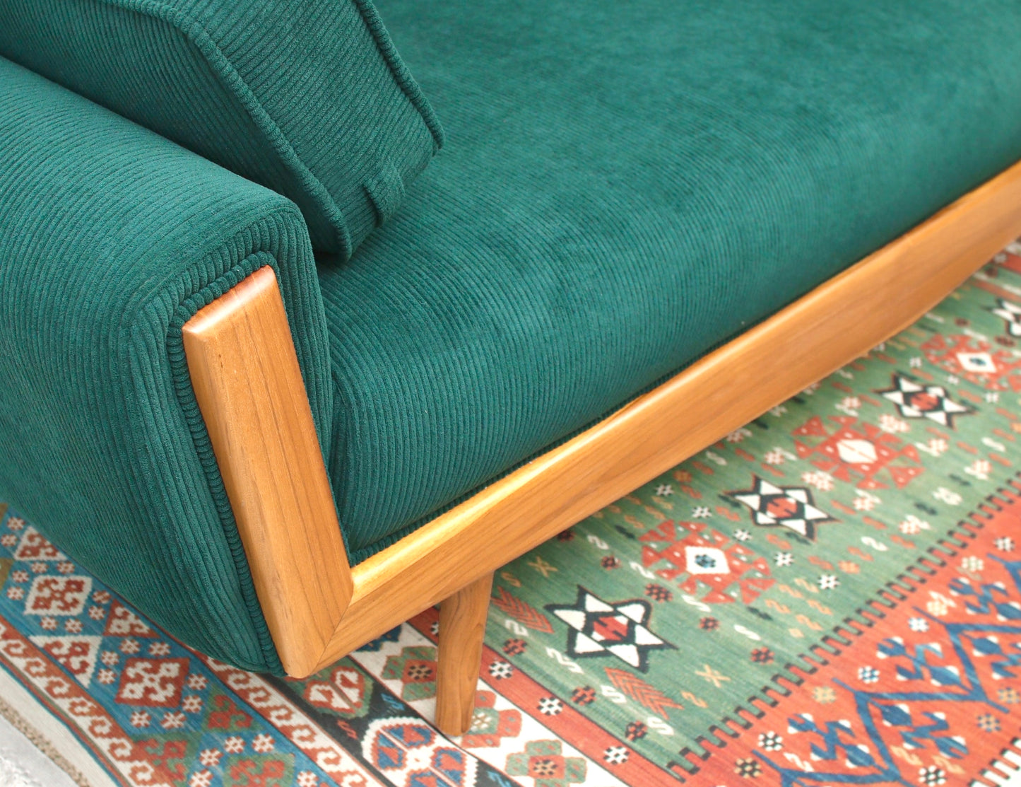 Pearsall Sofa Berlengan (Double Seater)
