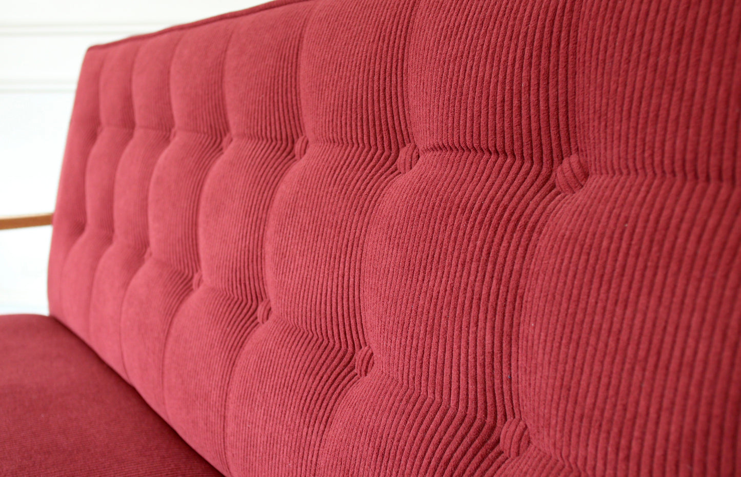 Airy Scandinavian Kursi dengan Sandaran Lengan (Three Seater)
