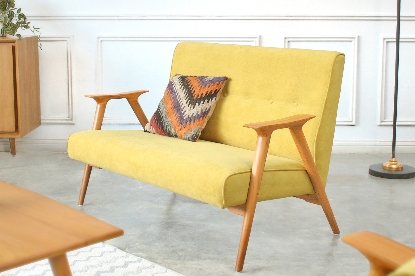 A Jengki Kursi dengan Sandaran Lengan (Double Seater)