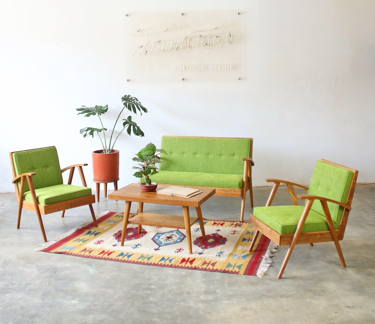Awana Set Kursi Tamu