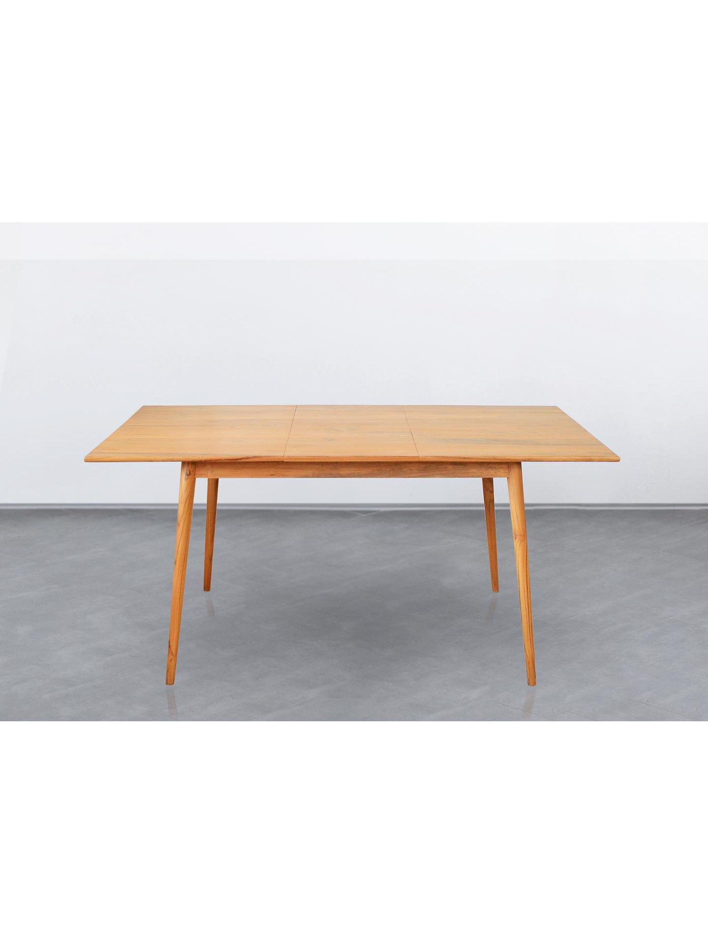 Meja Makan Extendable Menaka