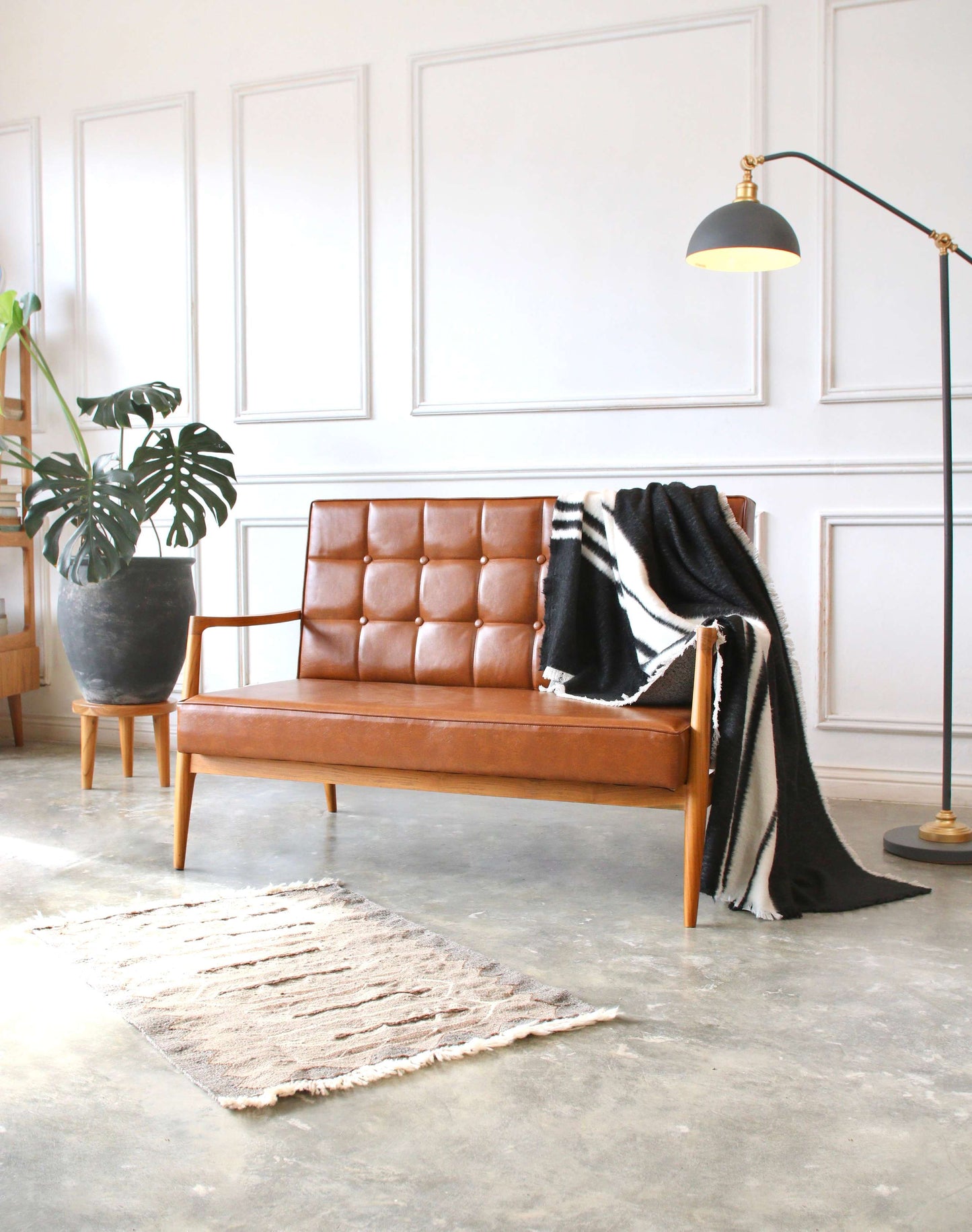 Airy Scandinavian Kursi dengan Sandaran Lengan (Double Seater)