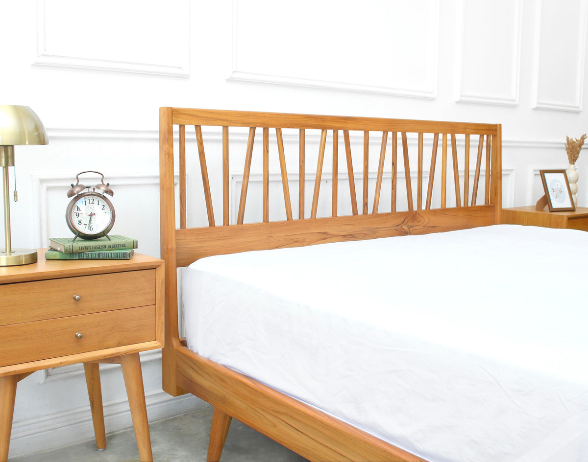 Dipan Tempat Tidur Retro