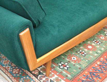 Pearsall Sofa Berlengan (Double Seater)
