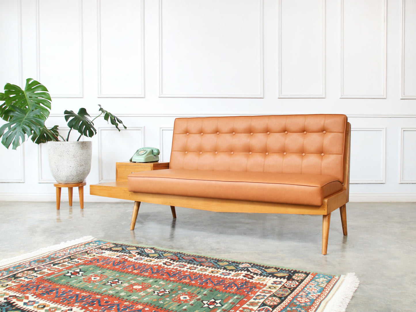 Holden Sofa tanpa Sandaran Lengan dengan Laci (Three Seater)