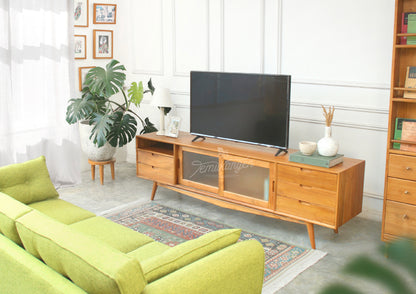 Yuki Meja TV