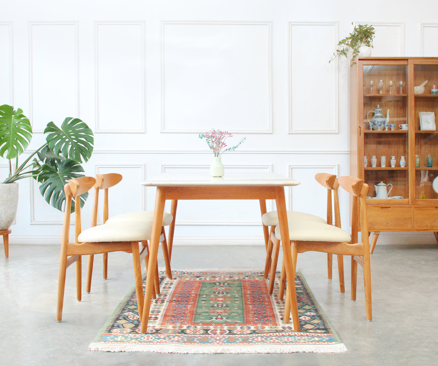 Marla Dining Set (4 Kursi)