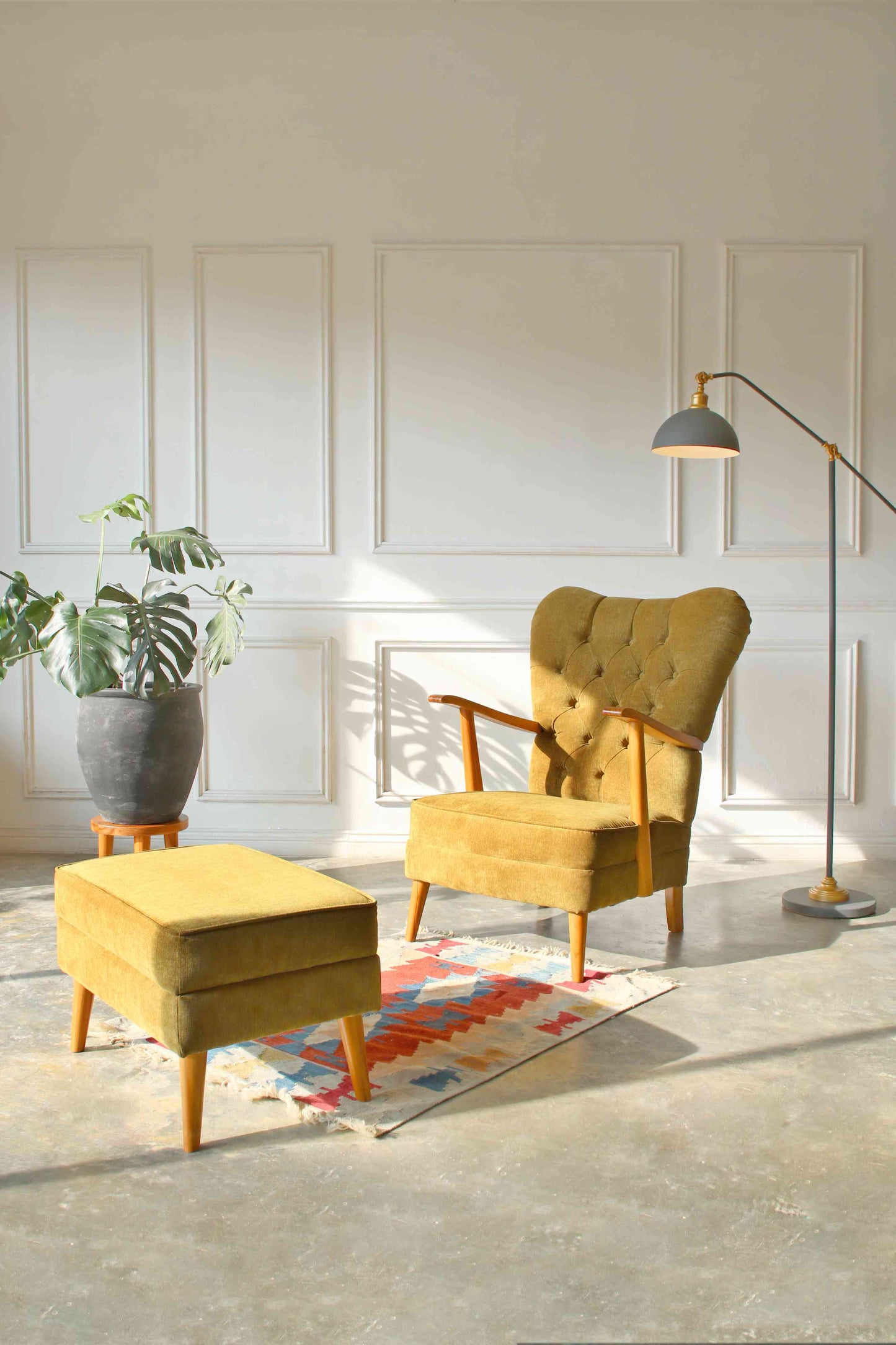 Ladam Armchair in Set