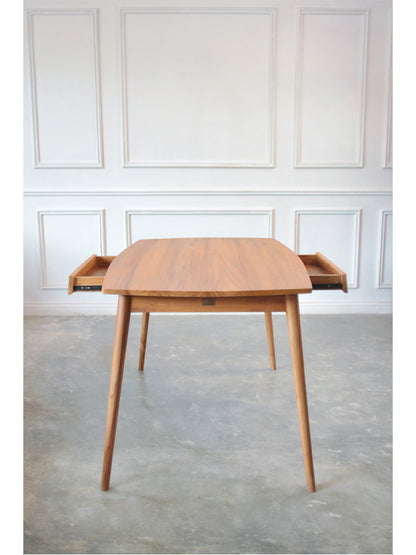 Meja Makan Oval